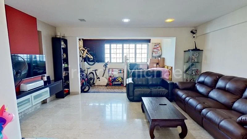 Maisonette HDB for Sale in  125 Tampines Street 11 - Image 1