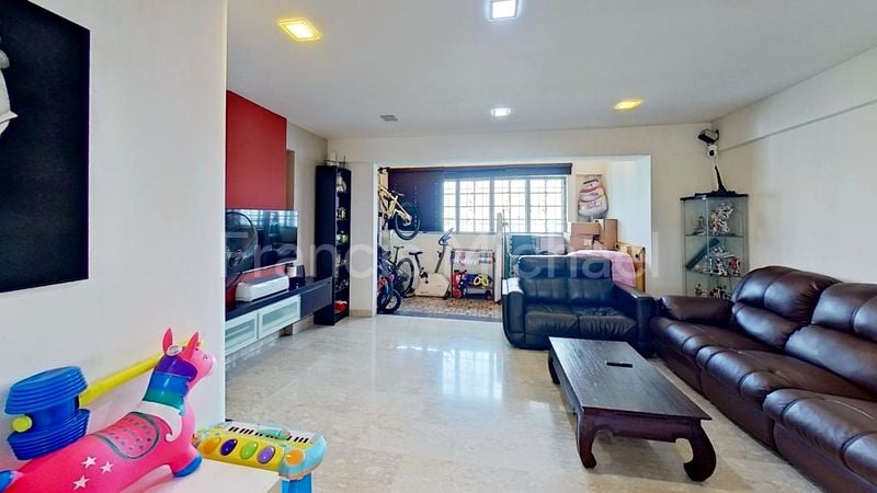 Maisonette HDB for Sale in  125 Tampines Street 11 - Image 2