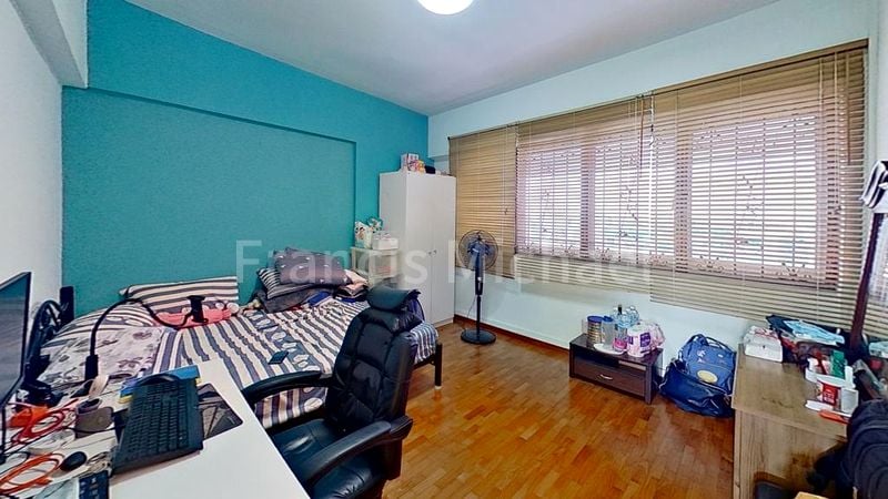 Maisonette HDB for Sale in  125 Tampines Street 11 - Image 5