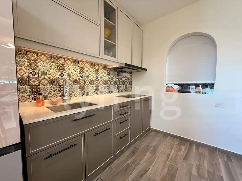 7 Bed Corner Terrace (Landed) for Sale in Teacher's Housing Estate - Image 14