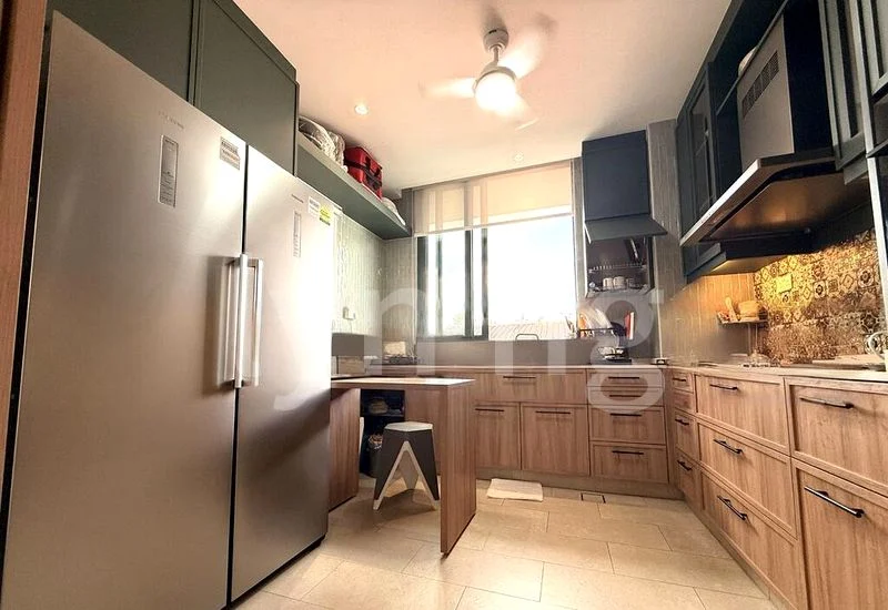 7 Bed Corner Terrace (Landed) for Sale in Teacher's Housing Estate - Image 12