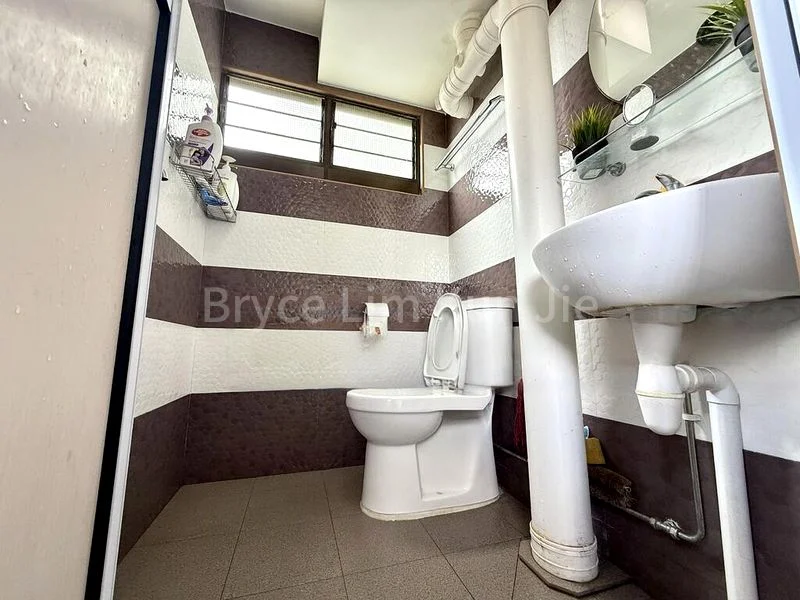 Common Room (HDB) for Rent in  512 Ang Mo Kio Avenue 8 - Image 4