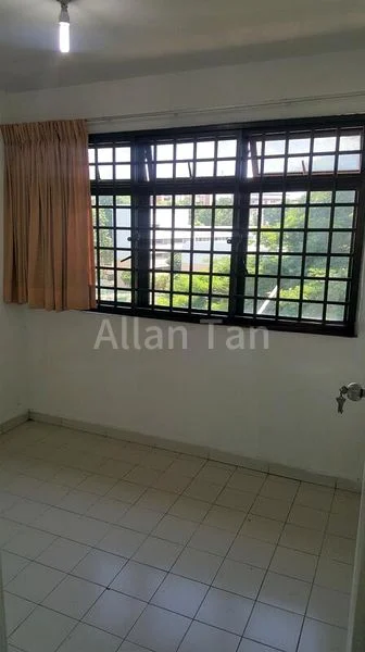 3 Room (3I) HDB for Sale in  19 Chai Chee Road - Image 4