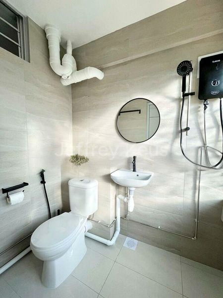 6 Bed Apartment (Condo) for Sale in  People's Park Complex - Image 8