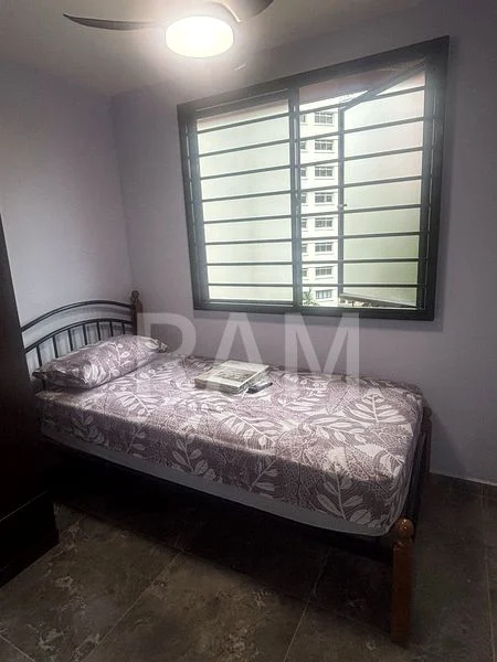 Common Room (HDB) for Rent in 129 Bukit Merah View - Image 9
