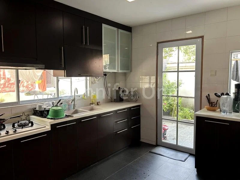 5 Bed Corner Terrace (Landed) for Sale in Mun Wah Garden - Image 9