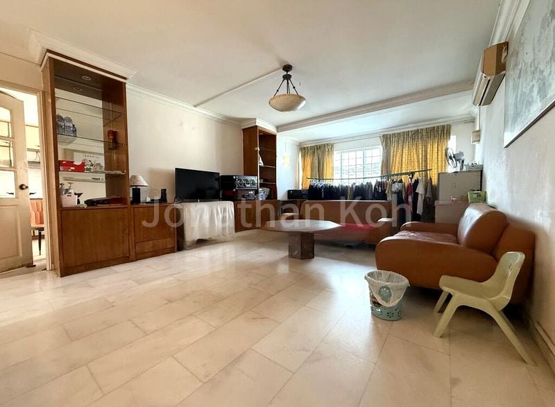 5 Room (5I) HDB for Rent in 124 Simei Street 1 - Image 1