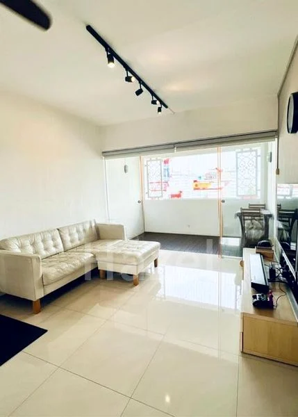 5 Room (5I) HDB for Sale in  557 Pasir Ris Street 51 - Image 2