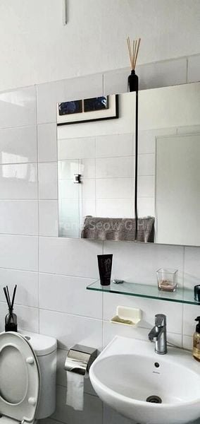 4 Bed Terraced House (Landed) for Rent in  Evergreen Garden - Image 8