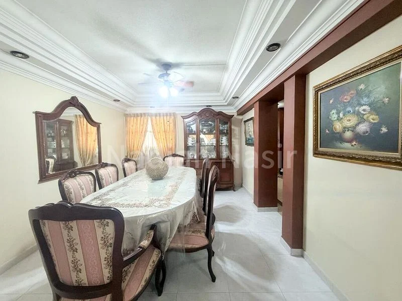 Jumbo HDB for Sale in  402 Woodlands Street 41 - Image 2