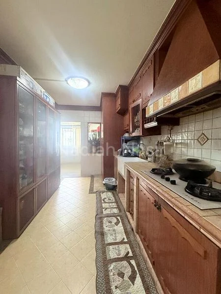 Jumbo HDB for Sale in  402 Woodlands Street 41 - Image 4