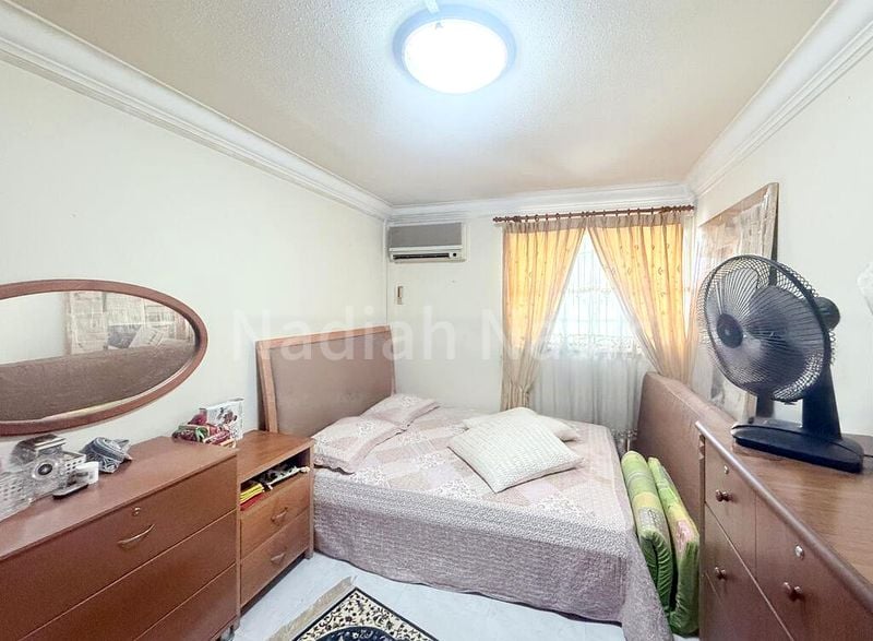 Jumbo HDB for Sale in  402 Woodlands Street 41 - Image 7