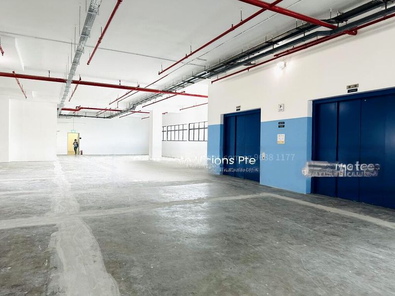 Light Industrial (B1) for Rent: ANG MO KIO HIGH CEILING STORAGE SPACE, with Aircon Ancillary Office & direct loading - Image 2