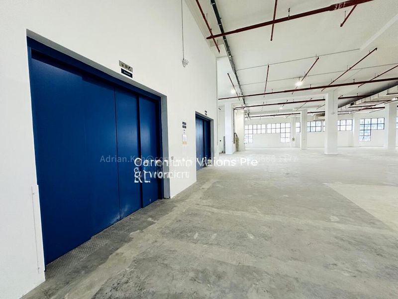 Light Industrial (B1) for Rent: ANG MO KIO HIGH CEILING STORAGE SPACE, with Aircon Ancillary Office & direct loading - Image 1