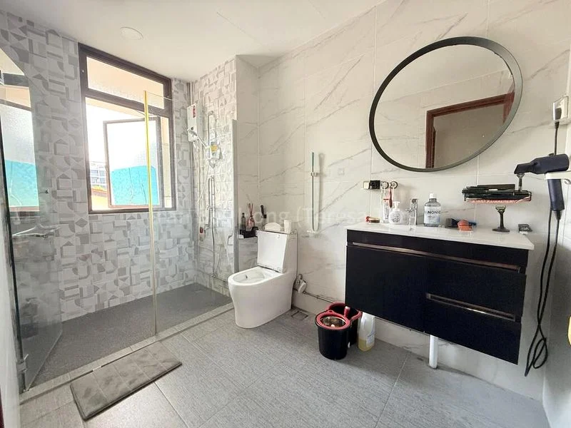 6 Bed Terraced House (Landed) for Sale in  Elias Mall - Image 2