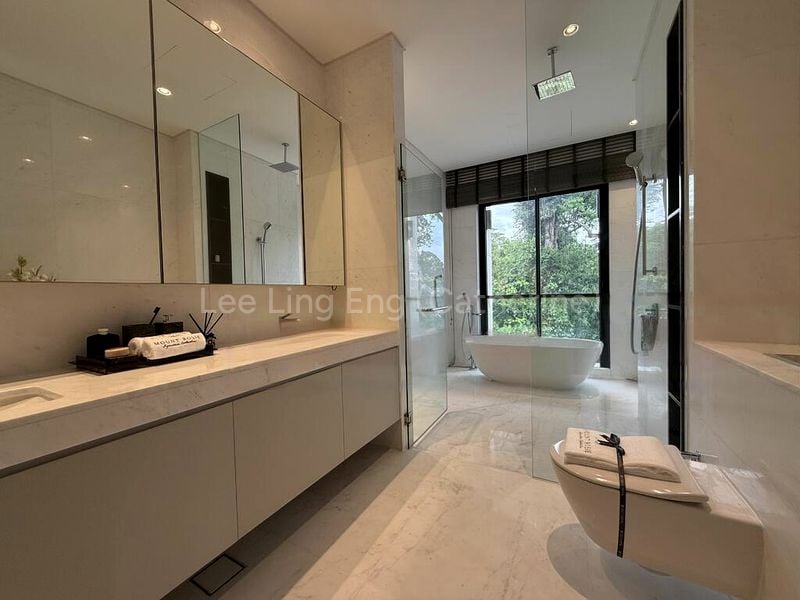 5 Bed Corner Terrace (Landed) for Sale in Mount Rosie Road - Image 1