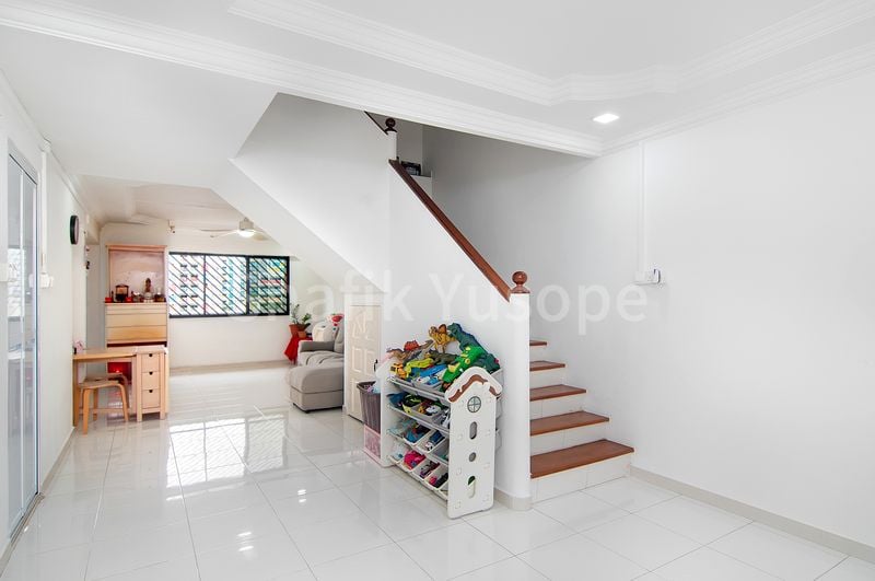 Maisonette HDB for Sale in  282 Choa Chu Kang Avenue 3 - Image 2
