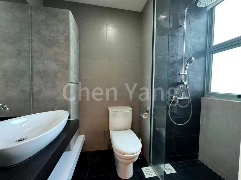 2 Bed Condo for Sale in  Astor Green - Image 5