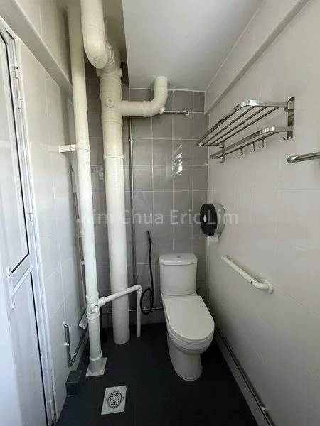 Common Room (HDB) for Rent in  414 Jurong West Street 42 - Image 4