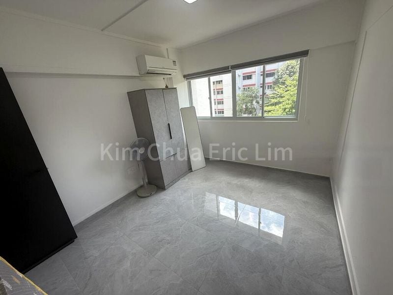 Common Room (HDB) for Rent in  414 Jurong West Street 42 - Image 6