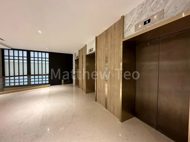 Shop / Shophouse for Rent: Peninsula Shopping Centre - Image 5