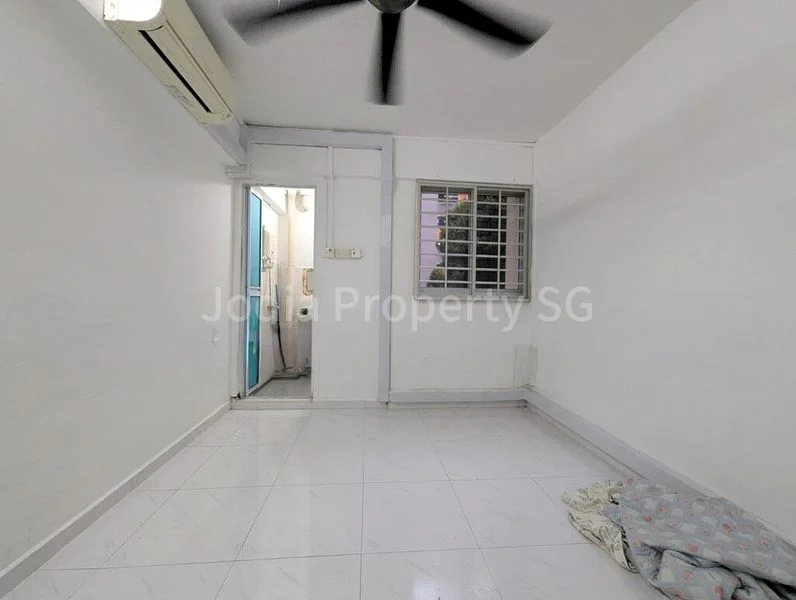 3 Room (3A) HDB for Rent in  713 Clementi West Street 2 - Image 2