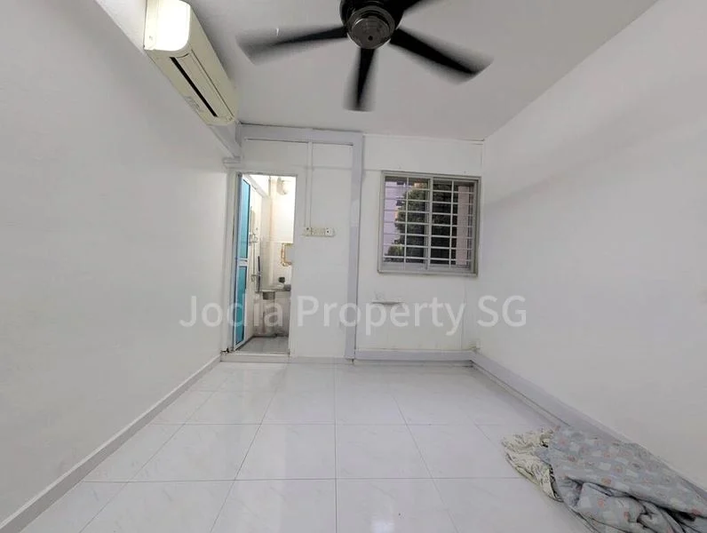 3 Room (3A) HDB for Rent in  713 Clementi West Street 2 - Image 4