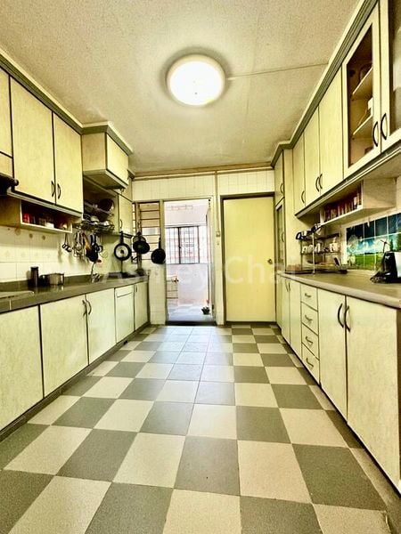 5 Room (5I) HDB for Sale in 318 Tampines Street 33 - Image 5