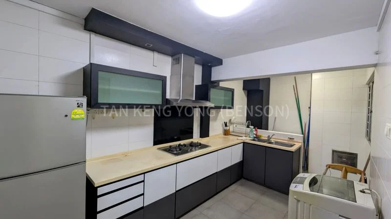 5 Room (5I) HDB for Rent in  716 Ang Mo Kio Avenue 6 - Image 7