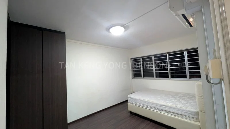5 Room (5I) HDB for Rent in  716 Ang Mo Kio Avenue 6 - Image 3