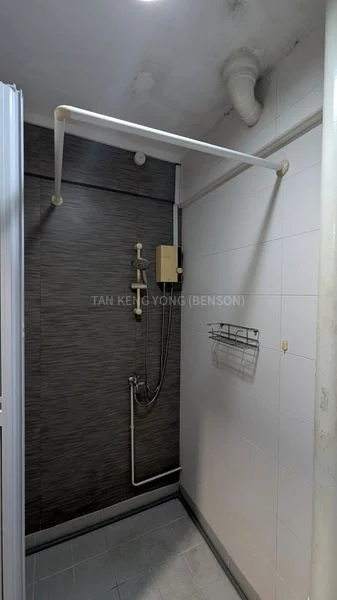 5 Room (5I) HDB for Rent in  716 Ang Mo Kio Avenue 6 - Image 4