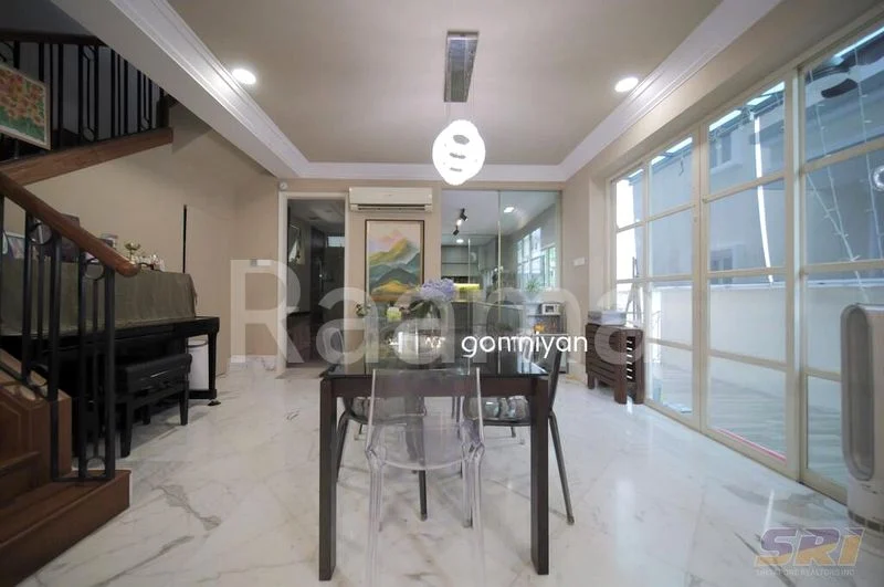 6 Bed Semi-Detached House (Landed) for Sale in  Holland Grove - Image 9