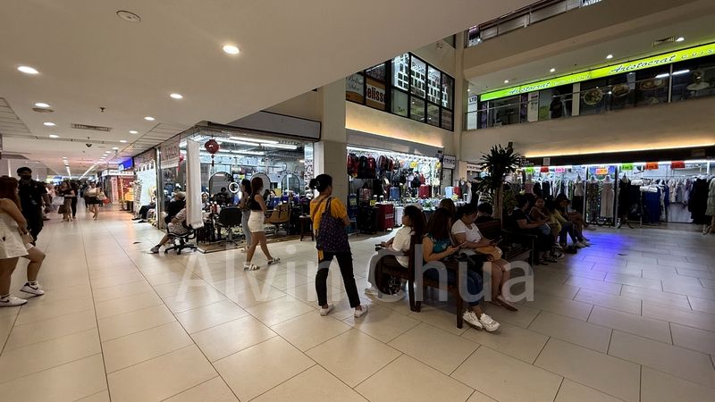 Mall Shop for Rent in Lucky Plaza - Image 32