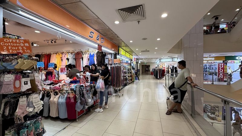 Mall Shop for Rent in Lucky Plaza - Image 7