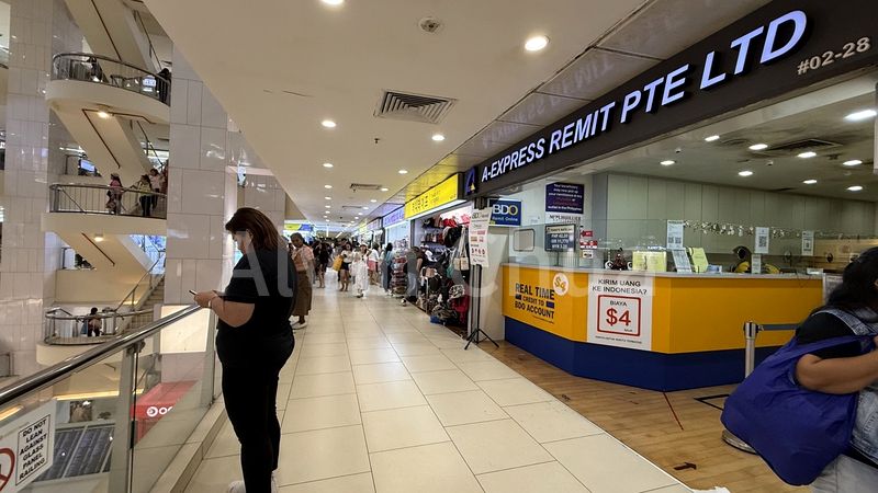 Mall Shop for Rent in Lucky Plaza - Image 18