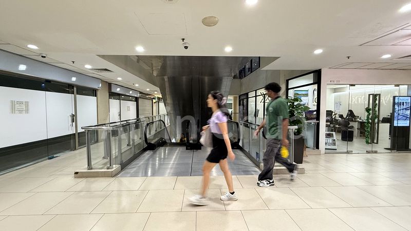 Mall Shop for Rent in Lucky Plaza - Image 25