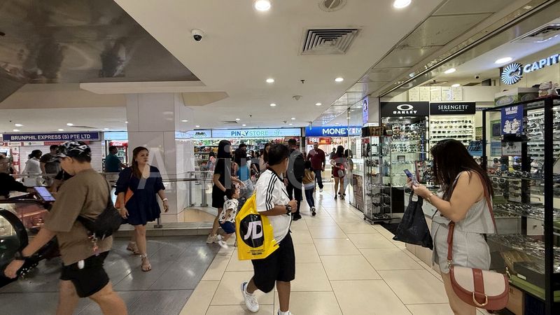 Mall Shop for Rent in Lucky Plaza - Image 11