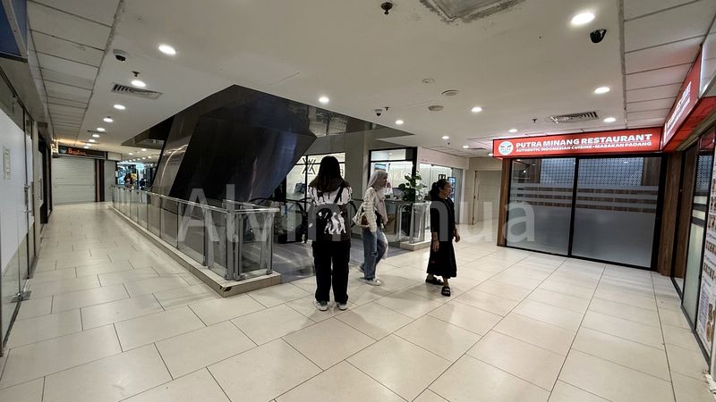 Mall Shop for Rent in Lucky Plaza - Image 26
