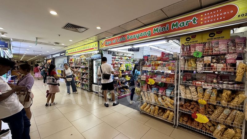 Mall Shop for Rent in Lucky Plaza - Image 21