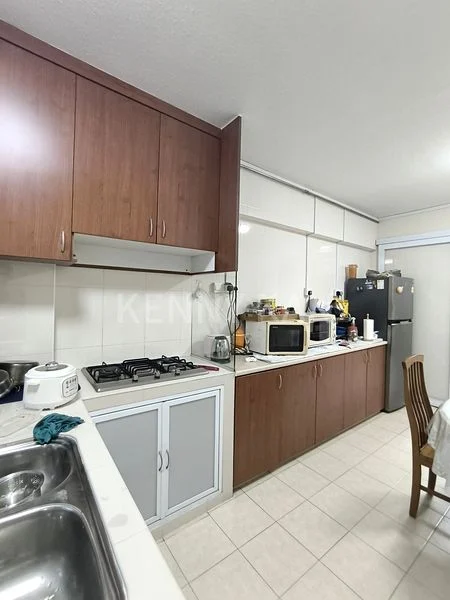 Common Room (HDB) for Rent in  847 Tampines Street 83 - Image 6