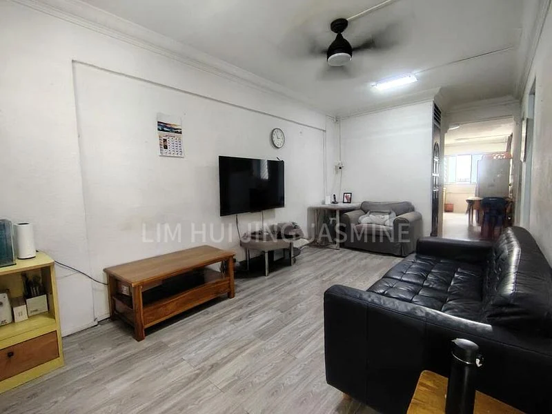 3 Room (3NG) HDB for Sale in  147 Yishun Street 11 - Image 2