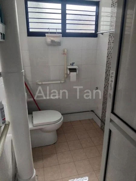 Common Room (HDB) for Rent in 408 Pandan Gardens - Image 5
