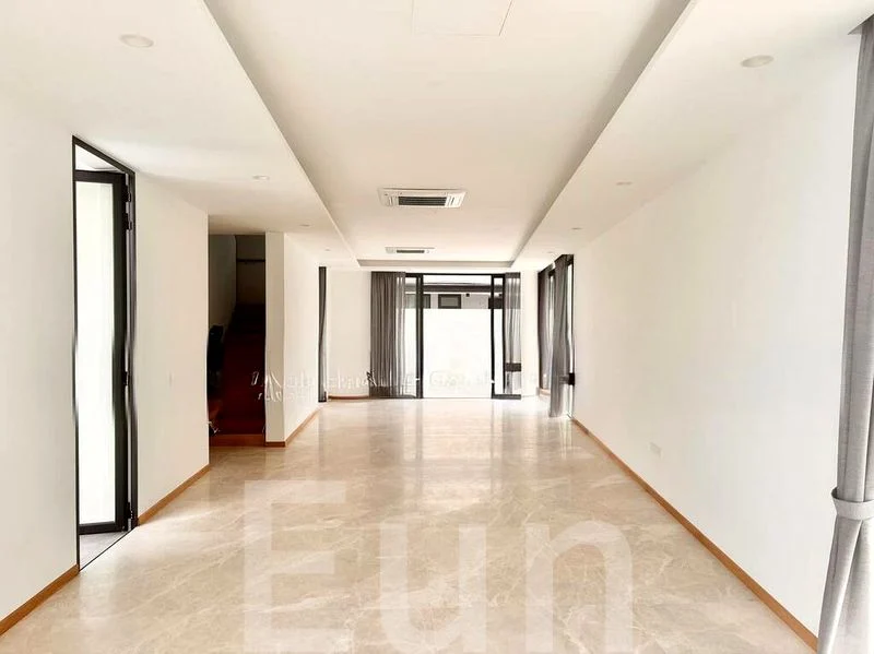 6 Bed Bungalow (Landed) for Sale in  Binjai Crest - Image 1