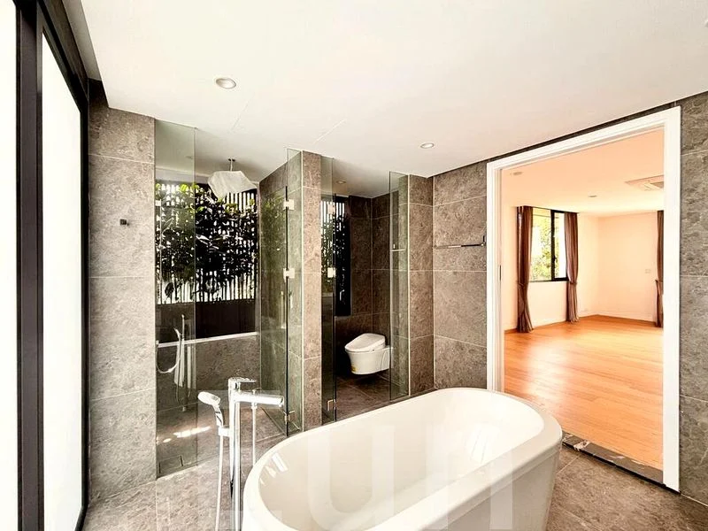 6 Bed Bungalow (Landed) for Sale in  Binjai Crest - Image 4