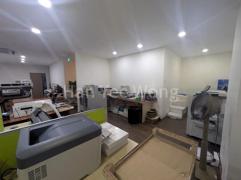 Light Industrial (B1) for Sale: Henderson Industrial Park - Image 2