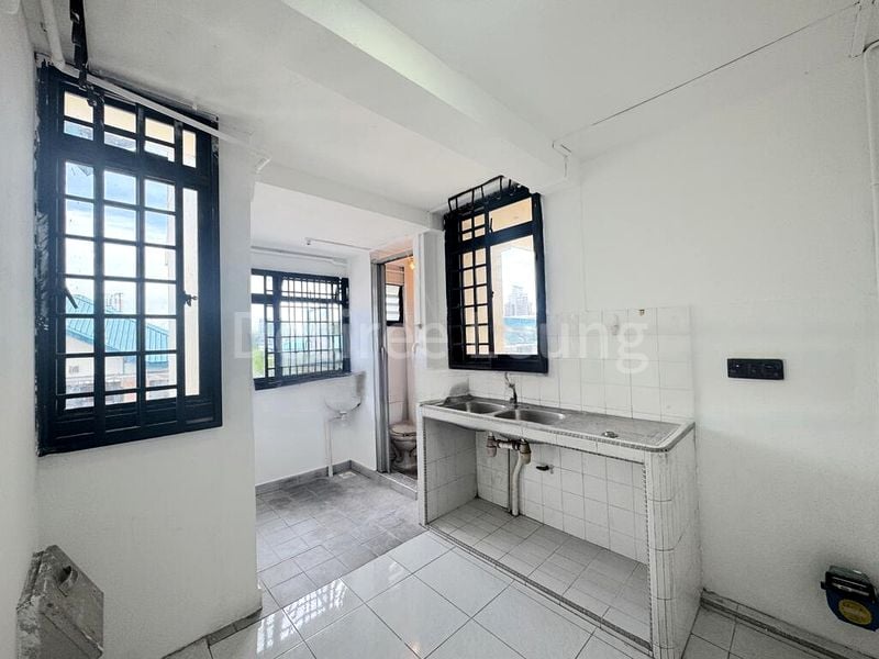 3 Room (3STD) HDB for Sale in 100 Commonwealth Crescent - Image 10
