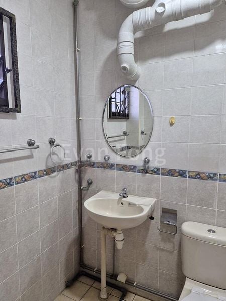 Room (HDB) for Rent in  17 Dover Crescent - Image 4