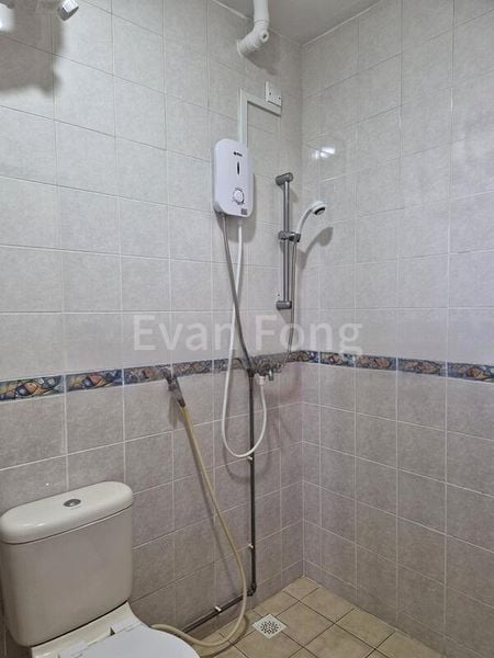 Room (HDB) for Rent in  17 Dover Crescent - Image 3