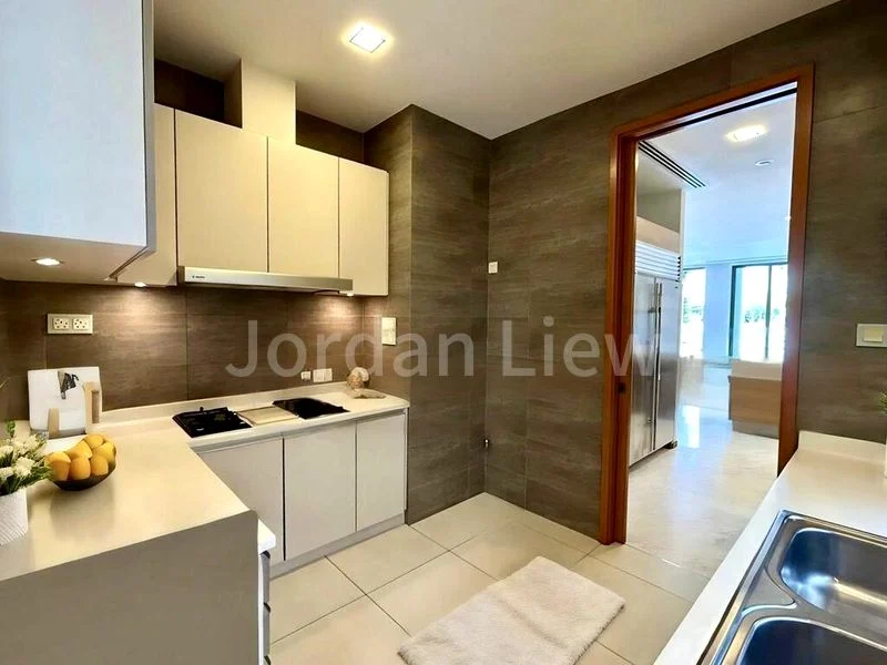 7 Bed Bungalow (Landed) for Sale in  Paradise Island - Image 2