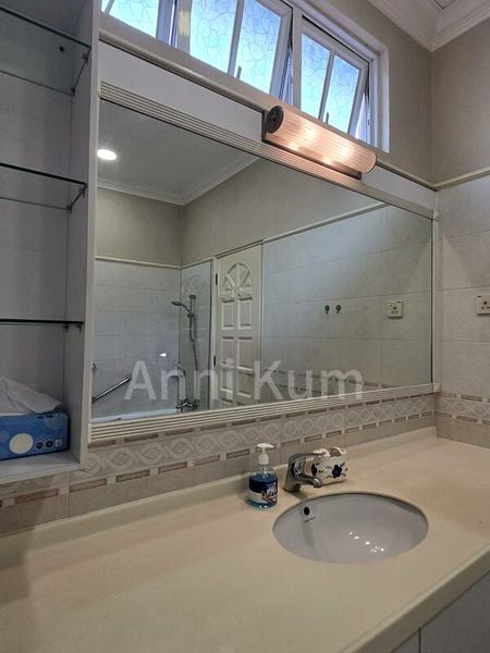 5 Bed Semi-Detached House (Landed) for Rent in  Eastwood Road - Image 3